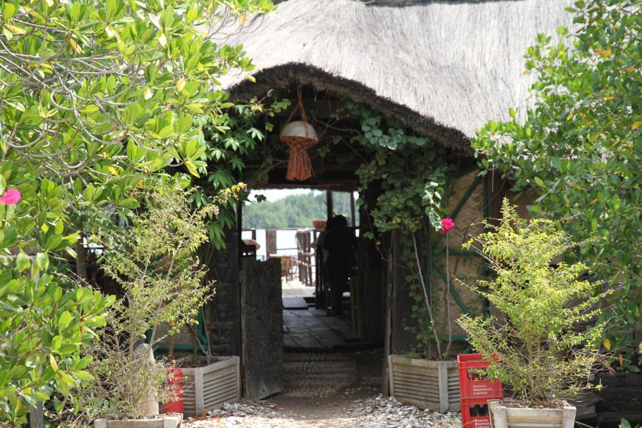 Bintang Bolong Lodge Exterior foto