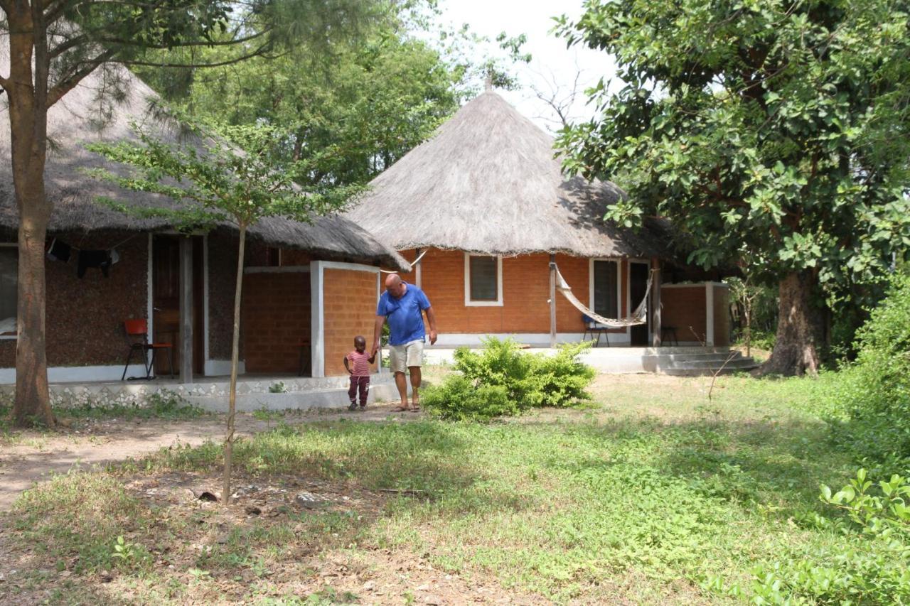 Bintang Bolong Lodge Exterior foto
