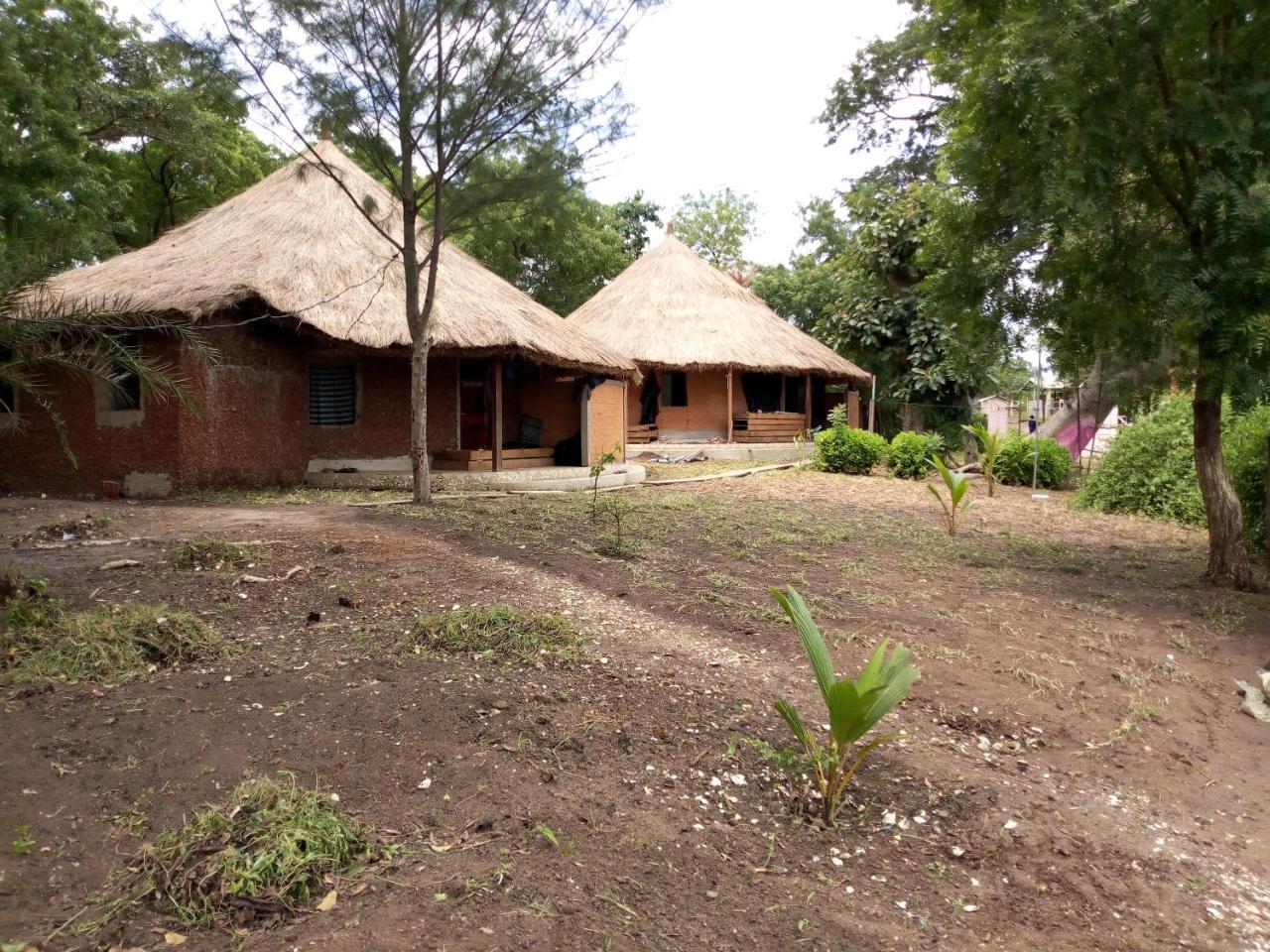 Bintang Bolong Lodge Exterior foto