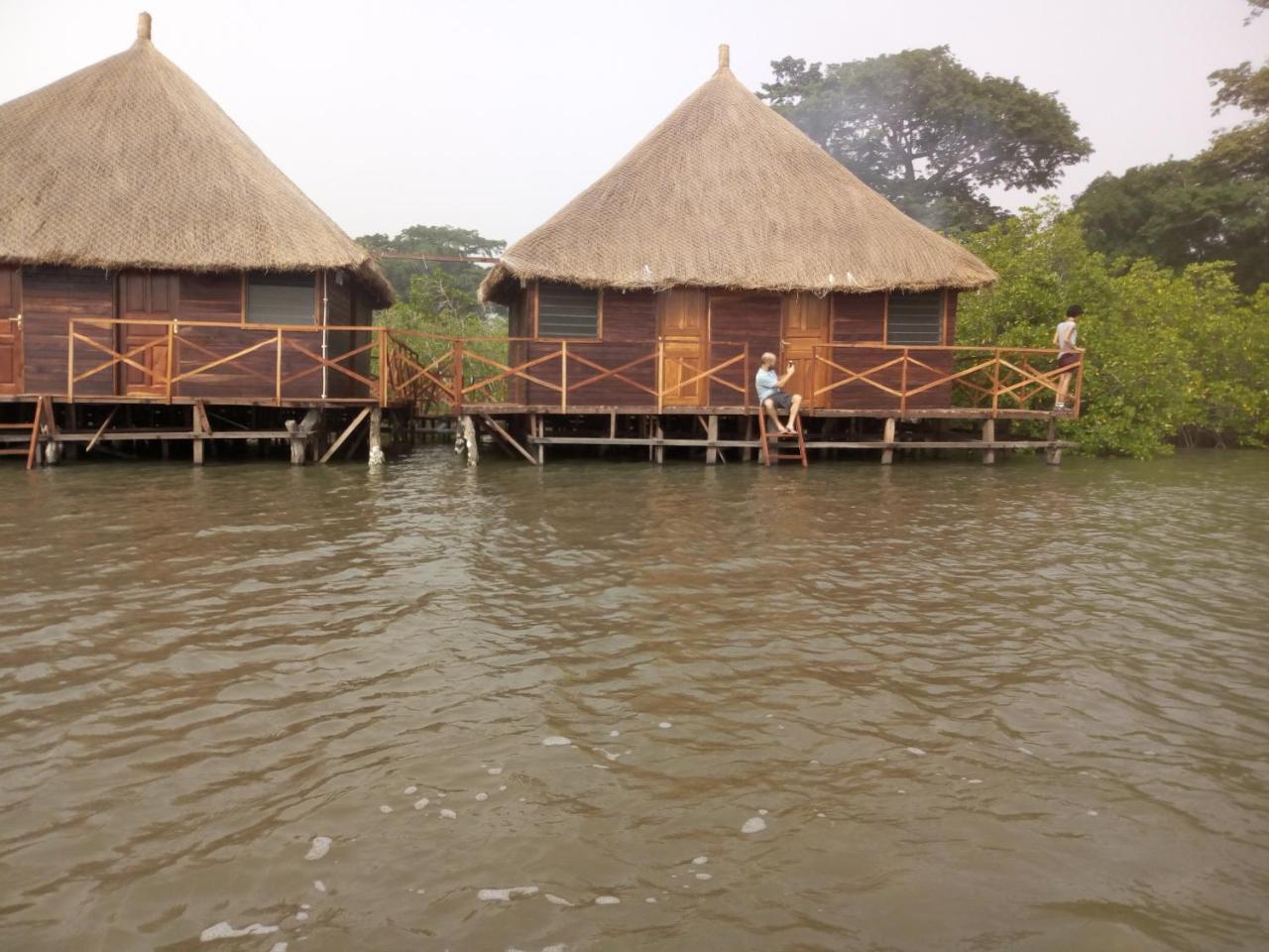 Bintang Bolong Lodge Exterior foto