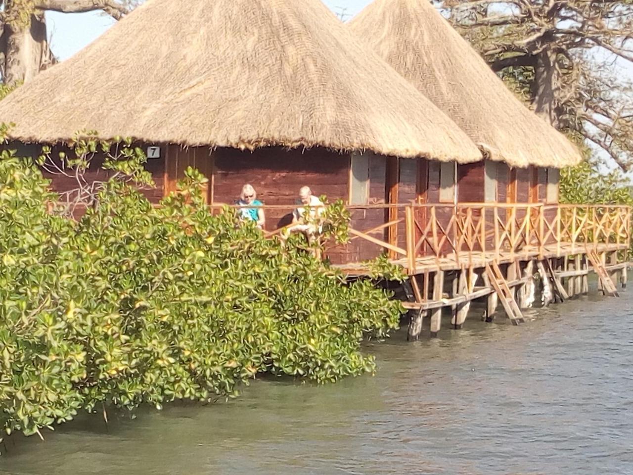 Bintang Bolong Lodge Exterior foto